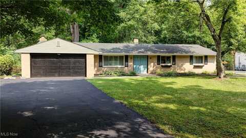 8063 Rolling Brook Road, Sagamore Hills, OH 44067