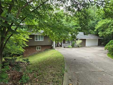 350 River Road, Hinckley, OH 44233