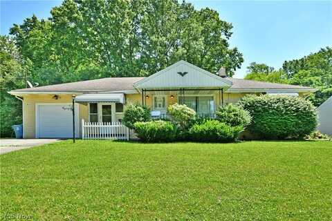 861 Pinecrest Road, Girard, OH 44420