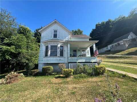 302 E High Street, Uhrichsville, OH 44683