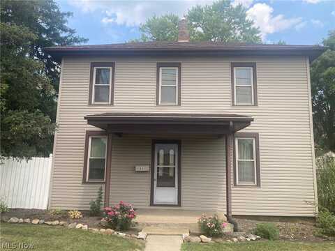 22 Main Street S, Navarre, OH 44662