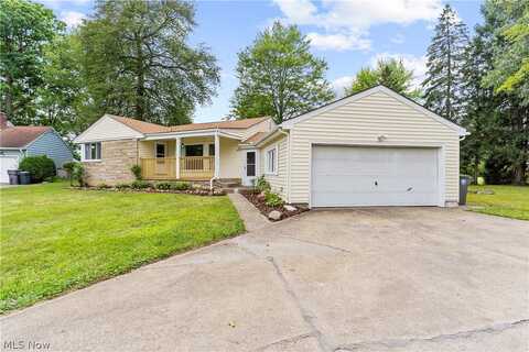 2246 Thurber Lane, Youngstown, OH 44509