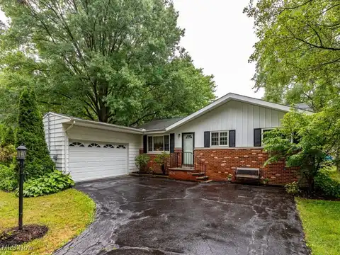 1410 Driftwood Lane, Macedonia, OH 44056