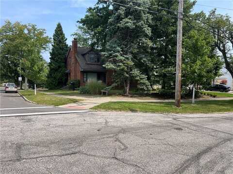 14401 E Carroll Boulevard, University Heights, OH 44118