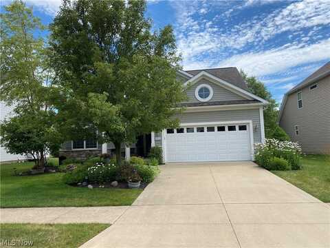 8286 Manor Gate Way, Mentor, OH 44060