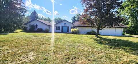 1090 River Road, Hinckley, OH 44233