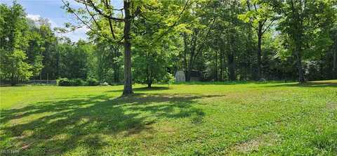 10296 Nichols Road, Garrettsville, OH 44231