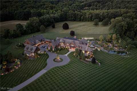 2875 Chagrin River Road, Hunting Valley, OH 44022