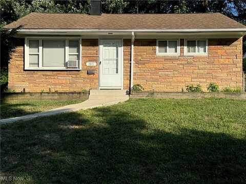 1915 Rookwood Road, Cleveland, OH 44112