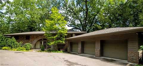 1525 Hemlock Drive, Wooster, OH 44691