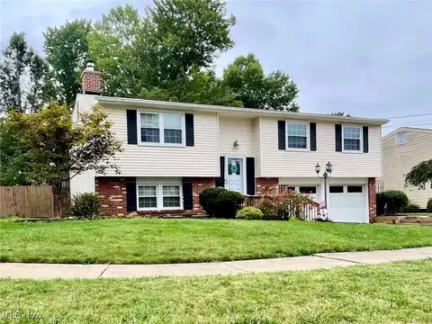 212 Mayhill Drive, Newton Falls, OH 44444