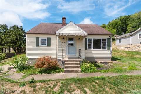 214 4th Avenue, Bellaire, OH 43906