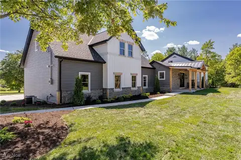 1572 Bell Road, Chagrin Falls, OH 44022