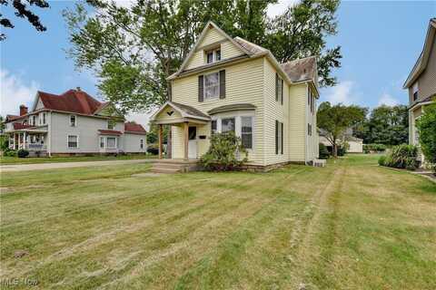 302 N Wooster Avenue, Strasburg, OH 44680