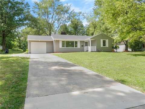 32 N Hillside Road, Canfield, OH 44406