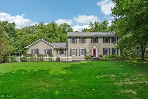 8700 Lake In Woods Trail, Chagrin Falls, OH 44023