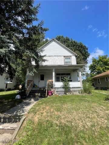 476 W Maryland Avenue, Sebring, OH 44672