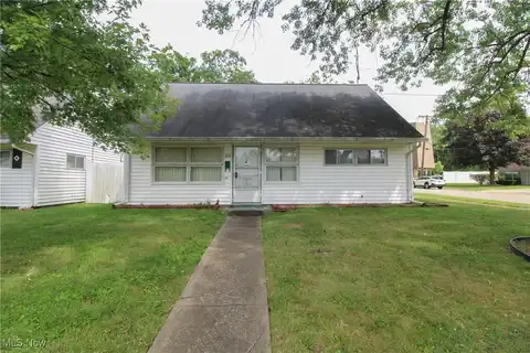 213 Oak Knoll Street, Niles, OH 44446