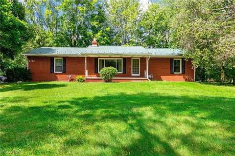 6799 N Park Avenue, Cortland, OH 44410