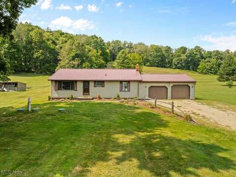 10003 Malibu Road NE, Minerva, OH 44657