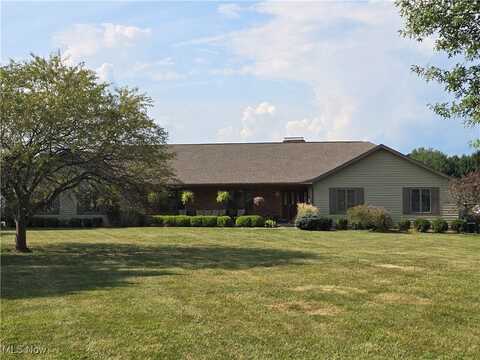 5023 Dresden Court, Zanesville, OH 43701