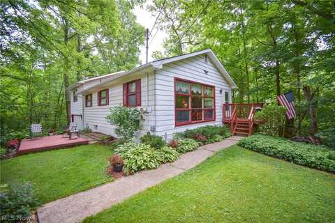 1683 Ridge Road, Hinckley, OH 44233