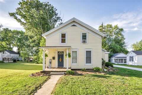 51 E Walnut Street, Jefferson, OH 44047