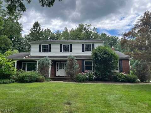 8422 Edgelake Oval, Northfield, OH 44067