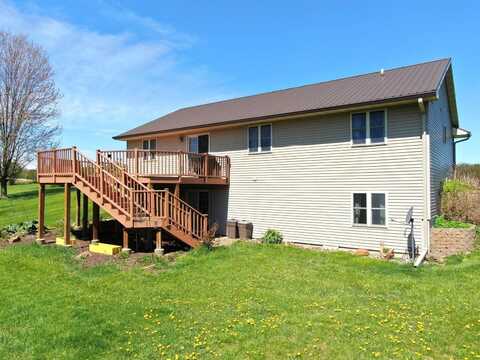 E8471 Walnut Ln, Franklin, WI 54665