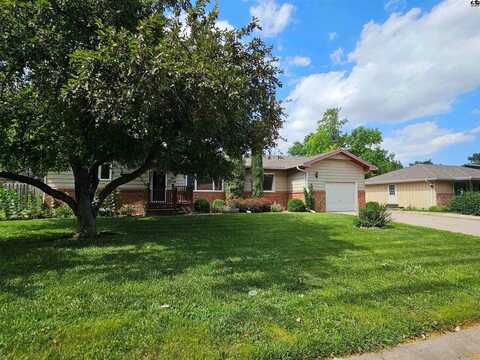 220 Northridge Ct, Lindsborg, KS 67456