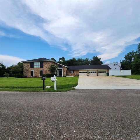 189 Palm Ave, Larose, LA 70373