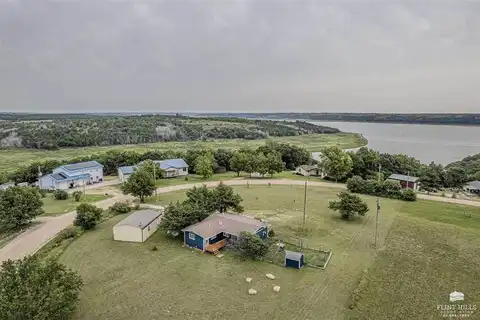 11210 Lakeview Drive, Manhattan, KS 66503