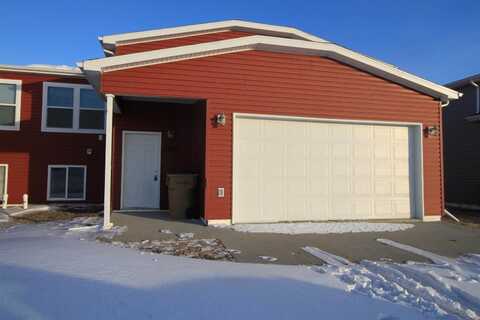 1512 47th Loop SE, Minot, ND 58701