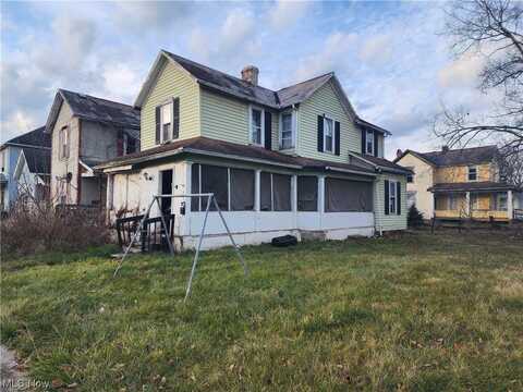 325 Wall Avenue, Cambridge, OH 43725