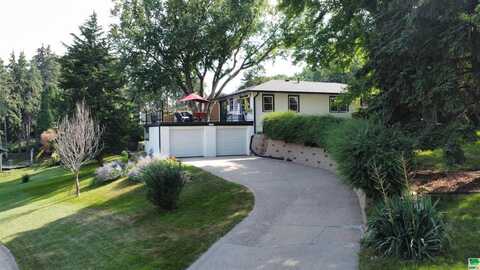 4000 West 4TH St, Sioux City, IA 51103