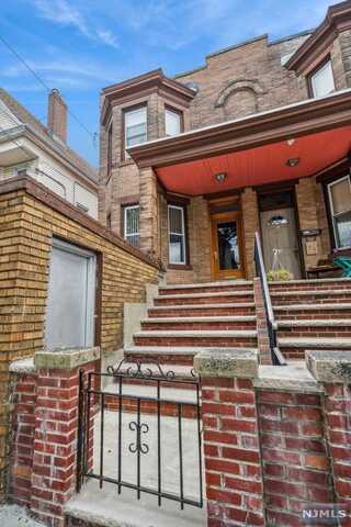 41 47th Street, Weehawken, NJ 07086