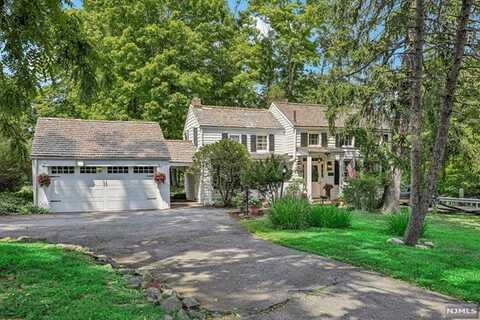 125 West Saddle River Road, Saddle River, NJ 07458