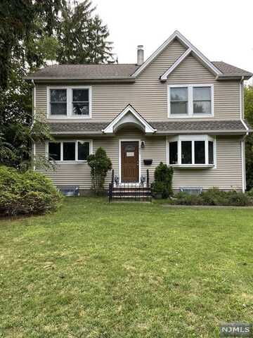 455 Berkshire Road, Ridgewood, NJ 07450