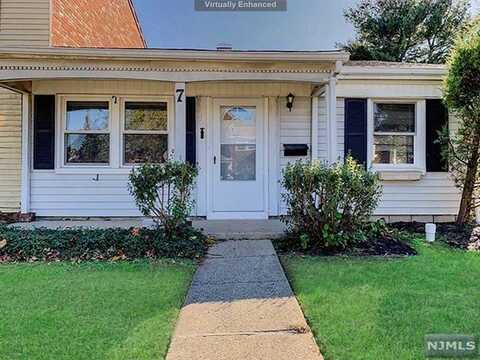 7 Farragut Court, Willingboro, NJ 08046