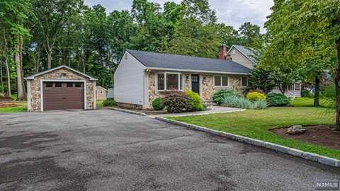 80 Haring Drive, Old Tappan, NJ 07675