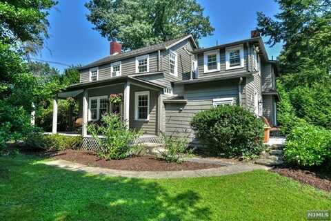 14 Greenway, Allendale, NJ 07401