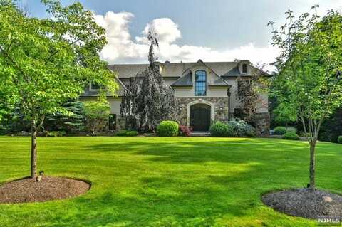 70 Oak Drive, Upper Saddle River, NJ 07458