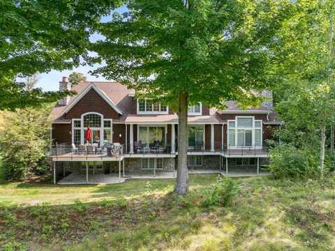 6717 Cottage, Bay Harbor, MI 49770