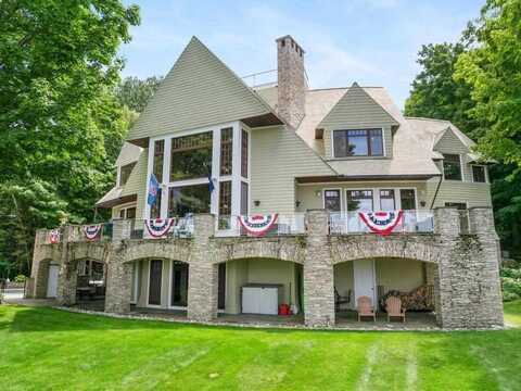 6744 Preserve Drive N, Bay Harbor, MI 49770