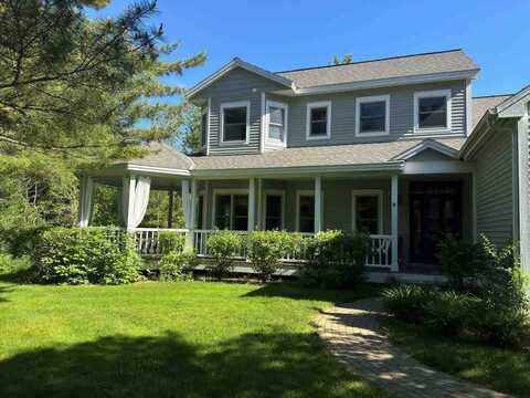 1402 Woodview, Petoskey, MI 49770