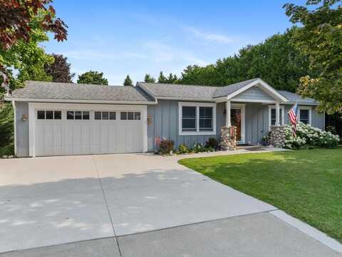 1215 Atkins, Petoskey, MI 49770