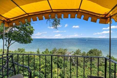 1134 Charlevoix, Petoskey, MI 49770