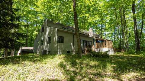 6098 S State, Harbor Springs, MI 49740