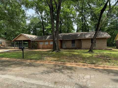 213 Robinhood, Nacogdoches, TX 75961