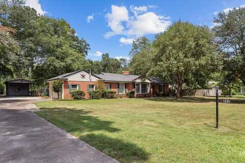 802 Wildbriar Drive, Lufkin, TX 75904